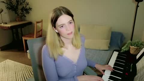   online show from April 28, 1:58 am