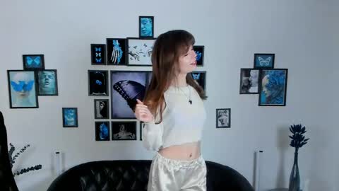 rose__west online show from April 5, 10:58 am