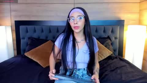 roseaurora online show from March 24, 12:43 pm