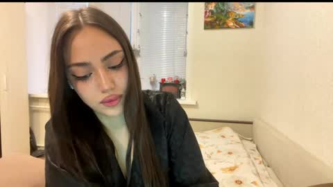 Mimi online show from May 23, 5:00 pm