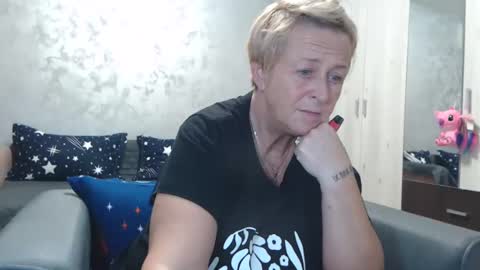 Lovepinklilly online show from March 6, 5:54 pm