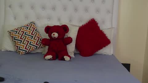 roses_rred online show from February 7, 4:11 pm