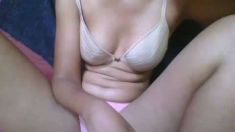 rosia685234 online show from February 18, 2:27 pm