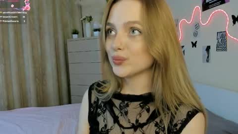 Im Luna online show from May 3, 10:02 pm