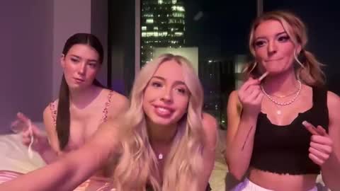 rosykats online show from January 29, 1:16 am