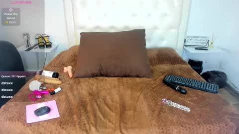 rouse_sexy_hotxx77 online show from September 12, 7:10 pm