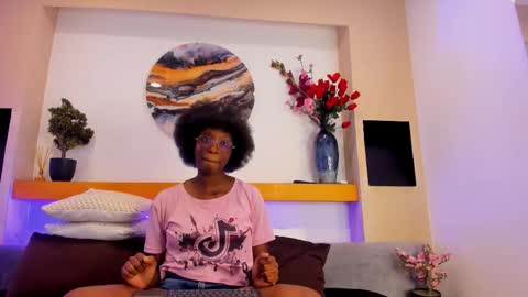 rouselux online show from February 19, 9:02 pm