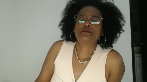 Snapshot of roushlove chatting on October 23, 10:38 pm luxa online show from October 23, 10:38 pm