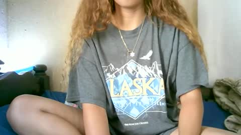 roxanne_98 online show from December 14, 3:01 am