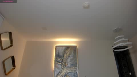 Roxanne Hill  online show from November 22, 11:24 am