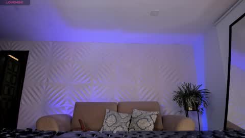 Roxanne Hill  online show from February 19, 12:48 pm