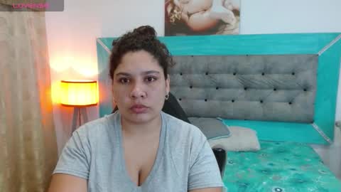 roxiie online show from October 6, 2:39 am