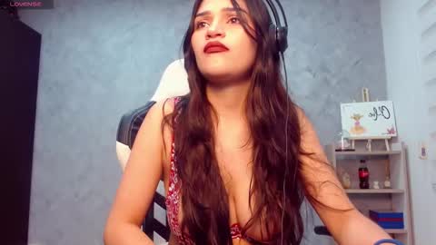 roxxi_2110 online show from December 2, 2:24 am