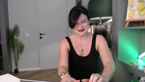 roxxiejet online show from September 13, 8:33 am