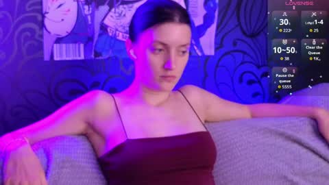 roxy_riot_ online show from April 9, 6:19 am