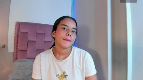 roxy_stone1 online show from April 20, 7:28 pm