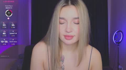 Roxy online show from October 31, 8:57 pm