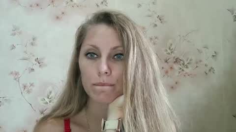 roxyfox18x01 online show from October 9, 7:12 am