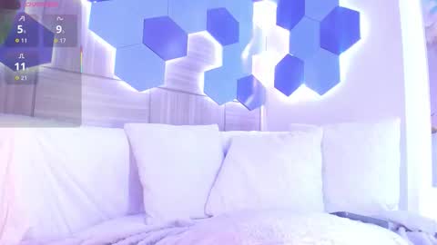    online show from October 6, 9:30 pm