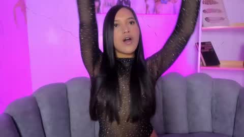 Roxy  online show from September 29, 2:00 pm