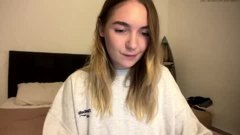 Roxy online show from April 28, 1:48 pm