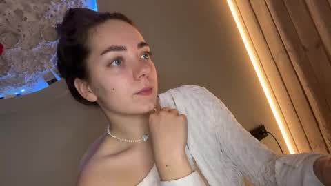 AYSHE online show from March 3, 9:10 pm