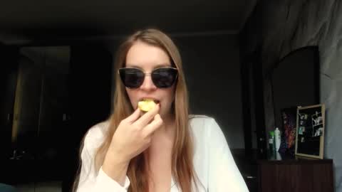 rubyskot online show from December 15, 11:15 am