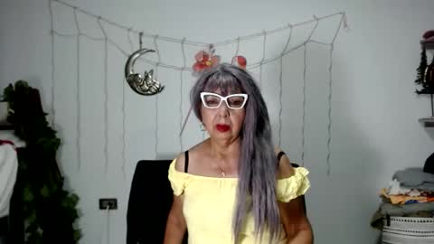 ruth_blue21 online show from January 13, 4:07 am