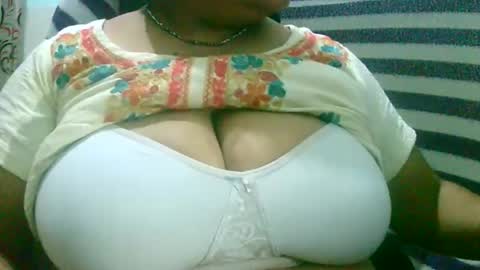 Snapshot of s03286 chatting on October 20, 3:59 pm HotLovers online show from October 20, 3:59 pm