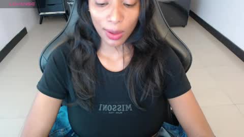 saara_ch1 online show from April 24, 7:49 pm