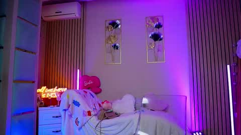 SabrinaJade online show from February 8, 6:06 am