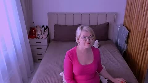 Sabrina MacMarren online show from May 26, 3:33 pm