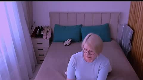 Sabrina MacMarren online show from May 5, 4:10 pm