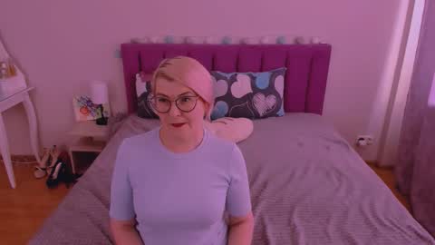 Sabrina MacMarren online show from February 16, 9:31 am