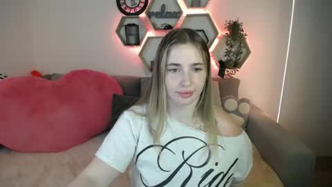 Sabrina Violet online show from July 20, 10:39 am