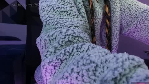 Snapshot of sadierenee96 chatting on February 7, 1:15 am Sadie Renee  online show from February 7, 1:15 am