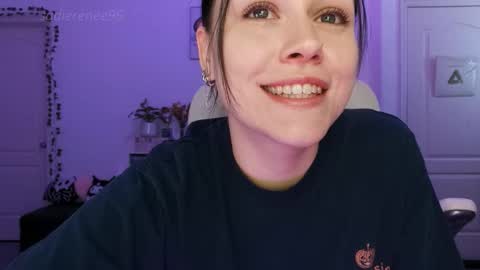 Sadie Renee  online show from November 18, 12:00 am