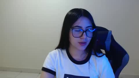 Sahaliefox  online show from October 30, 9:38 pm