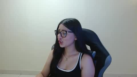 Sahaliefox  online show from March 16, 3:27 pm