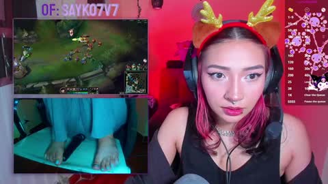 Snapshot of saiko7w7 chatting on December 21, 1:04 am OF 15 off -  online show from December 21, 1:04 am