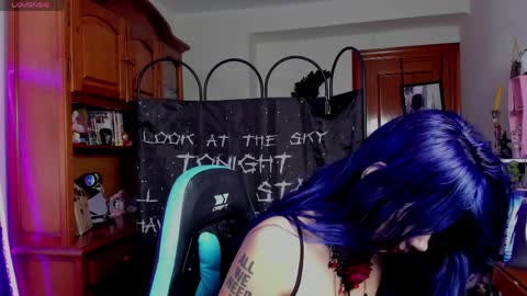    online show from April 9, 7:14 am