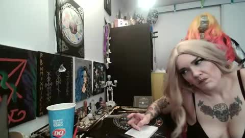 salemsslut online show from January 10, 2:55 pm