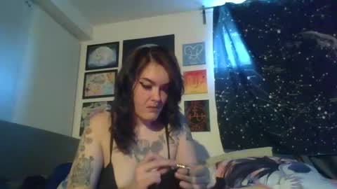 salemsslut online show from January 22, 2:35 pm