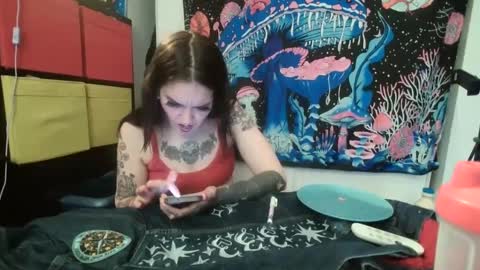 salemsslut online show from February 19, 10:53 pm