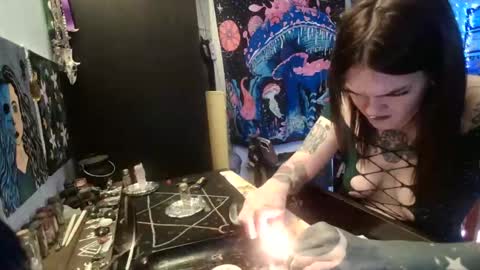 salemsslut online show from February 7, 2:04 pm