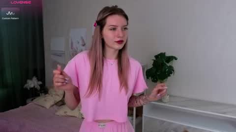 Lily online show from July 16, 1:32 am