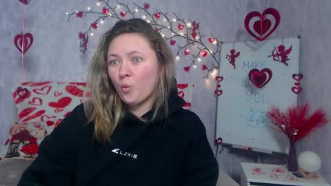 Sally online show from February 12, 8:32 pm