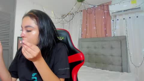 salome online show from March 1, 8:31 pm