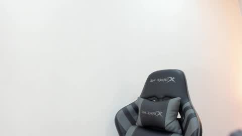   online show from November 8, 9:53 pm