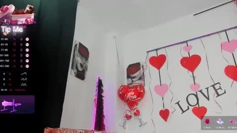 Snapshot of samantha__smile__ chatting on February 15, 5:41 am  Samanthasmile  online show from February 15, 5:41 am